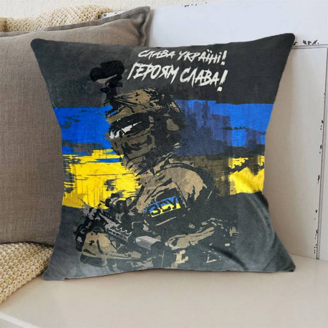 Подушка патріотична 3D Герой України 2695_D 12683 35х35 см Київ - изображение 1