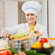 Для работы в Польше нужна женщина, которая сама будет управлять кухней Одесса