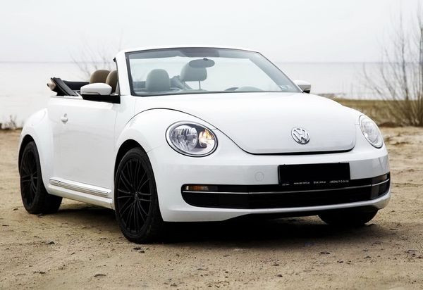 020 Кабриолет Volkswagen Beetle белый прокат без водителя Киев - изображение 1