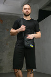 Комплект чоловічий Intruder: футболка з прапором на плечі чорна + шорти трикотажні чорні + барсетка  Київ