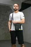 Комплект чоловічий Intruder: футболка з прапором на плечі біла + шорти трикотажні чорні + барсетка " Київ