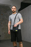 Комплект чоловічий Intruder: футболка з прапором на плечі сіра + шорти трикотажні чорні + барсетка " Киев