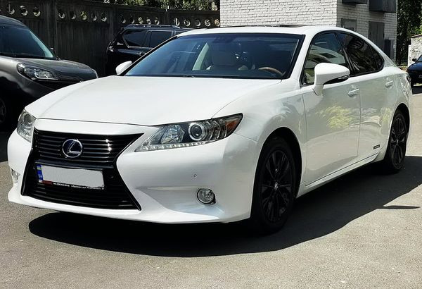 305 Lexus ES 300 Hybrid белый аренда авто бизнес класс на свадьбу Київ - изображение 1