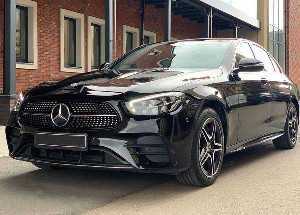 344 Авто бизнес класса Mercedes Benz E-class EQ W213 E220d черный HIBRYD аренда прокат Киев - изображение 1