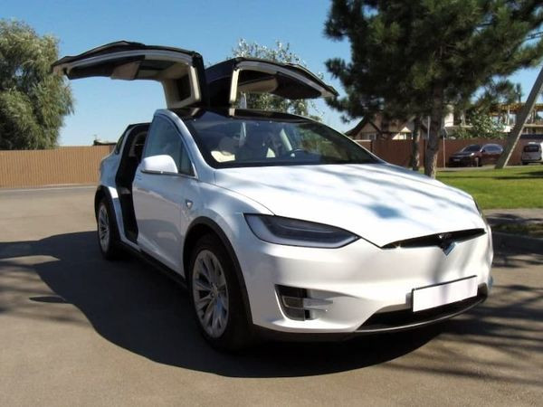 001 Tesla Model X белая электрический внедорожник арендовать на свадьбу Киев - изображение 1