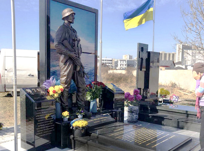Бронзовий пам’ятник загиблому військовому ТрО — авторська робота на замовлення Київ - изображение 1