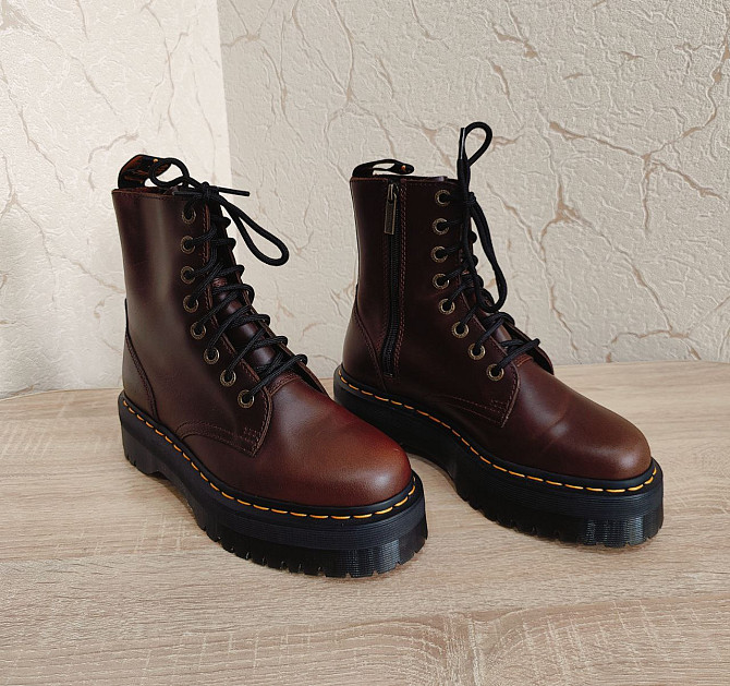 Ботинки Dr. Martens Vegan Jadon Ii Cherry Red Oxford Rub Off 39р/27 см Раздельная - изображение 1