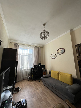 Продам. 3-к.кв. 3/5, вул.Короленка Дніпро - изображение 1