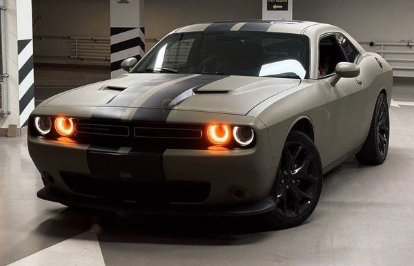 421 Прокат Dodge Challenger 3.6 л без водителя для фотосессии Киев - изображение 1