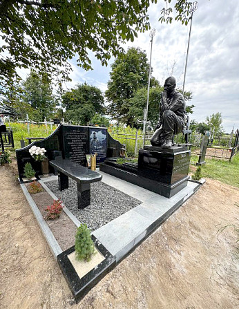 Пам’ятник загиблому військовому оператору БПЛА Київ - изображение 1