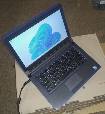 Ноутбук Dell Latitude 3350 Київ - изображение 1