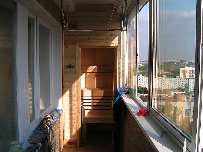 Пластиковое окно на лоджию балкон из профилей Рехау Rehau Київ - изображение 1
