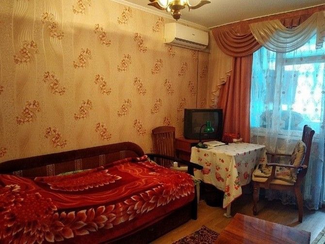 Сдам комнату в 3-х комнатной квартире для студентов Феодосия - изображение 1