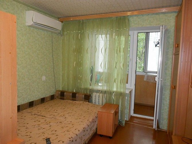 посуточно квартира на ул Спортивной у моря Ильичёвск - изображение 1