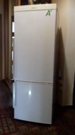 Продаю недорого двухкамерный холодильник Blomberg небольшой но вместительный изготовлен в Германииа Днепр - изображение 1