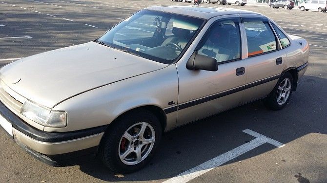 Продам на запчасти Opel Vectra A 1.8 1990 г.в. Мариуполь - изображение 1