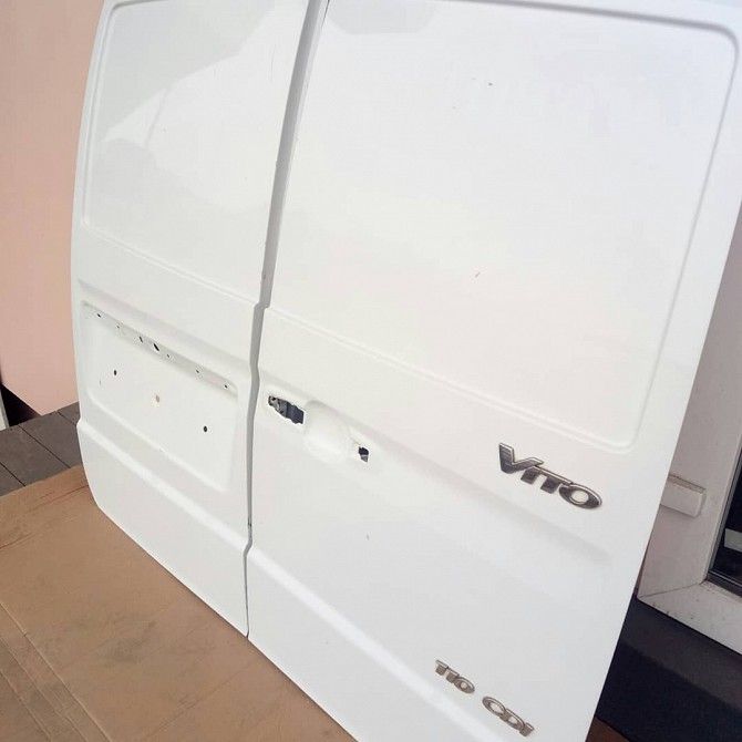 Двері задні Mercedes Vito 639 рестайл. 2011рік Костополь - изображение 1