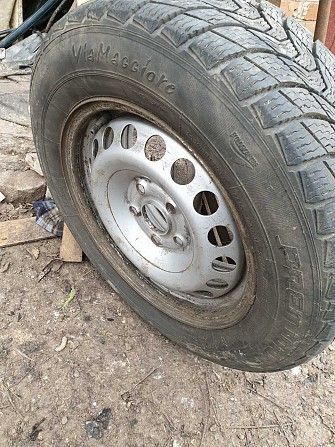 продам зимові шини на дисках фольксваген кадді Гайсин - изображение 1