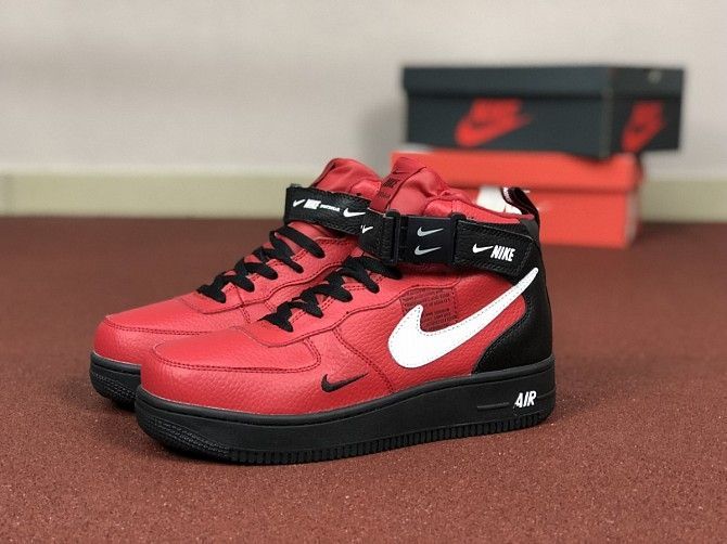 Женские зимние кроссовки красные с черным Nike Air Force 8597 Мелитополь - изображение 1
