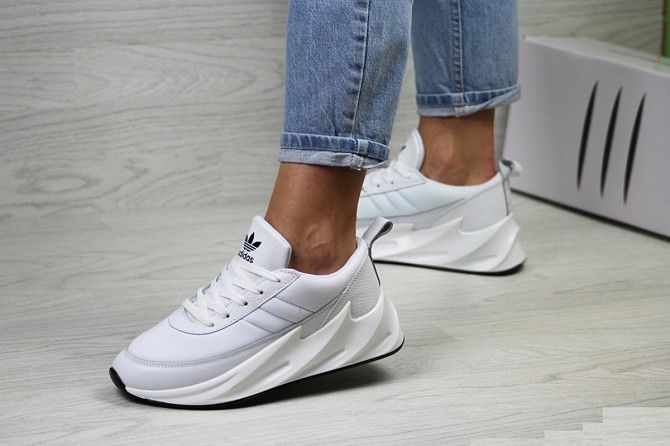 Женские кроссовки белые Adidas Sharks 7942 Мелитополь - изображение 1