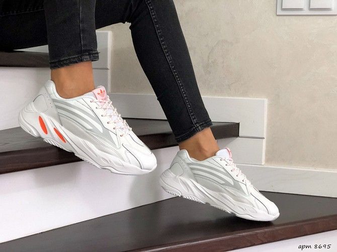 Женские кроссовки белые Adidas Yeezy Boost 700 8695 Мелитополь - изображение 1