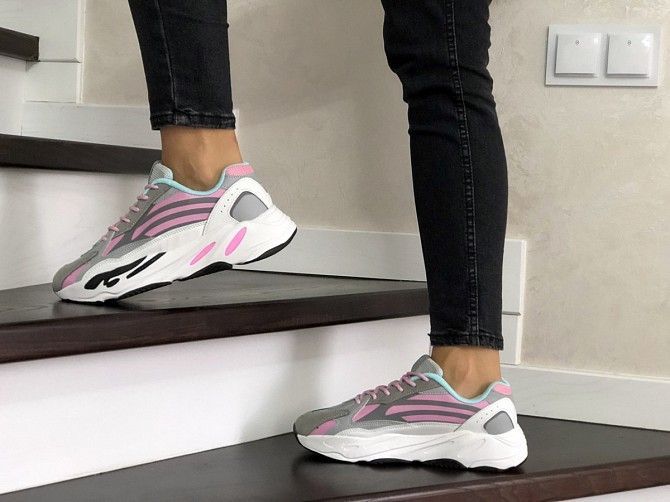 Женские кроссовки серые с розовым Yeezy Boost 700 8691 Мелитополь - изображение 1