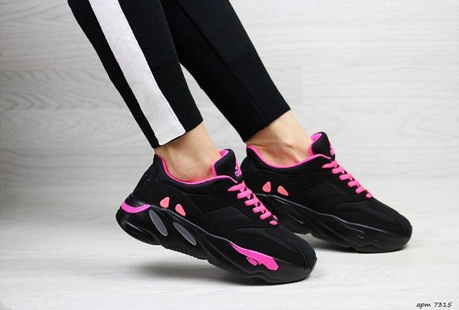 Женские кроссовки черные с розовым x Yeezy Boost 700 OG 7315 Мелитополь - изображение 1