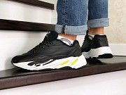 Мужские кроссовки черно белые с желтым Adidas Yeezy Boost 700 8686 Мелитополь