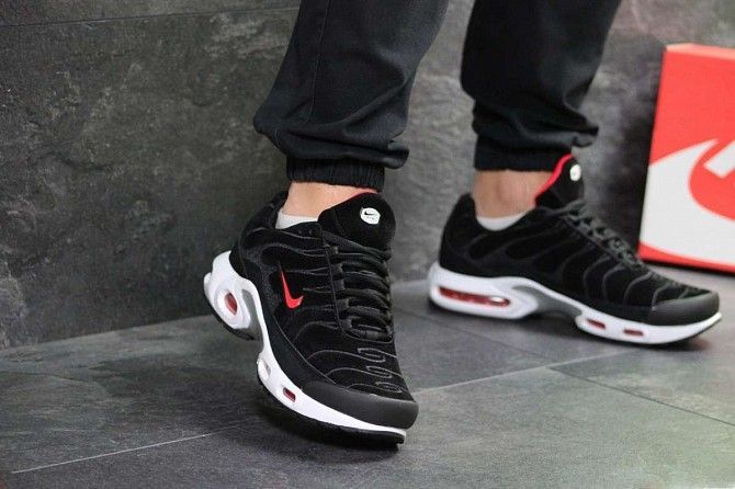 Мужские кроссовки черно белые с красным Air Max TN 7215 Мелитополь - изображение 1
