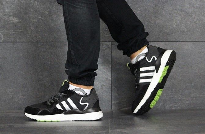 Мужские кроссовки черные с белым Jogger Boost 8436 Мелитополь - изображение 1