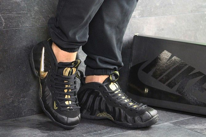Мужские кроссовки черные с золотом Air Foamposite Pro 8137 Мелитополь - изображение 1