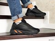 Мужские кроссовки черные с оранжевым Yeezy Boost 700 8685 Мелитополь