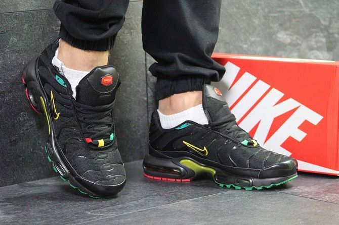 Кроссовки мужские черные с желтым Air Max 95 TN Plus 6132 Мелитополь - изображение 1
