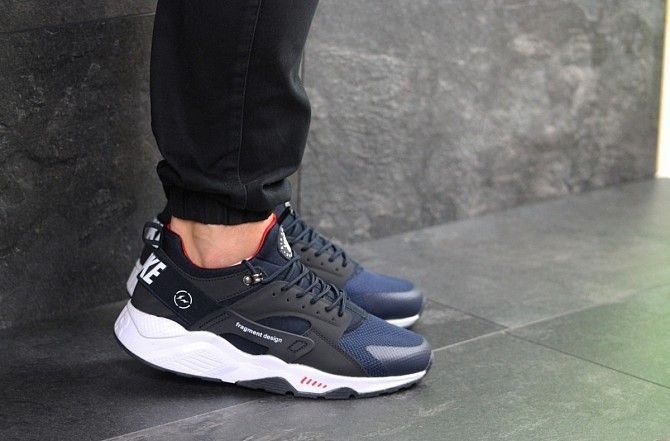 Мужские кроссовки темно синие с белым Huarache fragment design 7427 Мелитополь - изображение 1