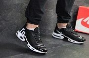 Мужские кроссовки черные с белым Air Max Tn 7647 Мелитополь