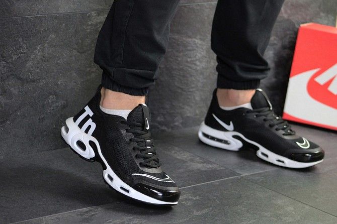 Мужские кроссовки черные с белым Air Max Tn 7647 Мелитополь - изображение 1