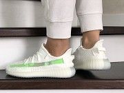 Женские кроссовки белые с зеленым x Yeezy Boost 8903 Мелитополь