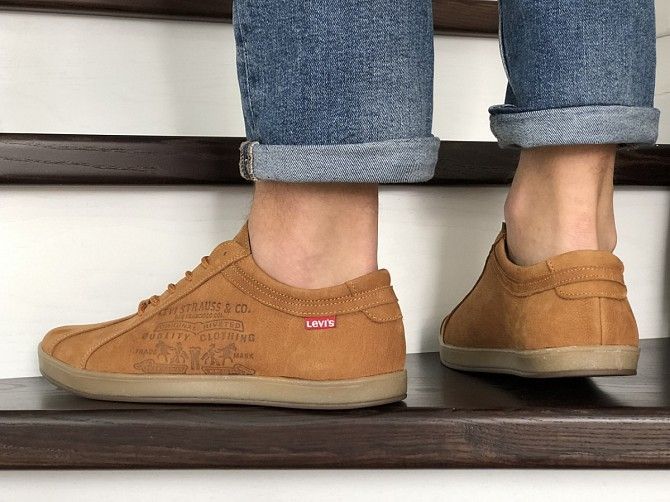 Мужские кроссовки рыжие Levis 8999 Мелитополь - изображение 1