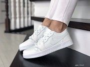 Женские кроссовки белые Air Jordan 1 Low 9165 Мелитополь