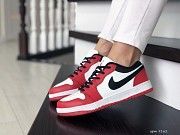 Женские кроссовки белые с красным и черным Air Jordan 1 Low 9162 Мелитополь