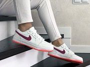 Женские кроссовки белые с малиновым Air Jordan 1 Low 9163 Мелитополь