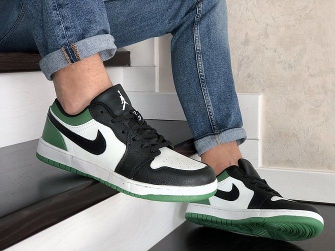 Мужские кроссовки белые с зеленым Air Jordan 1 Low 9155 Мелитополь - изображение 1