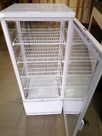Продам Холодильную витрину. Днепр - изображение 1