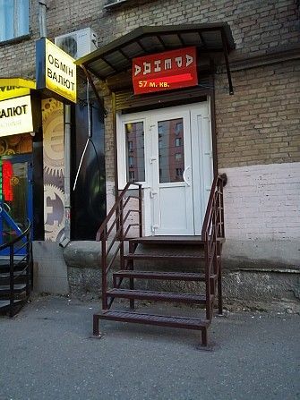 Первая линия, отдельный фасадный вход! Идеальный вариант под оптику, аптеку, мед. Лабораторию. М. Шу Киев - изображение 1