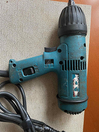 Бу ударный электрогайковерт Makita - надежный инструмент Днепр - изображение 1