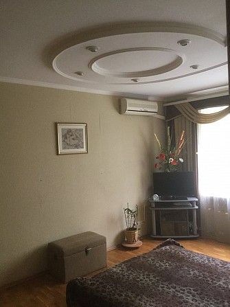 Продажа 3 комн кв в центре, улица Независимой Украины, район Фестивальной. Запорожье - изображение 1
