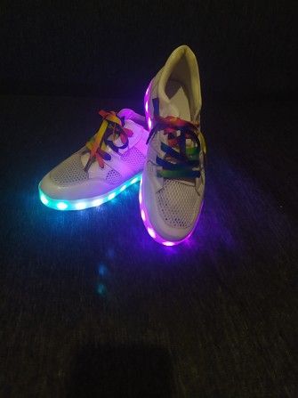 Кросовки женские.Светящиеся кроссовки LED. Пологи - изображение 1