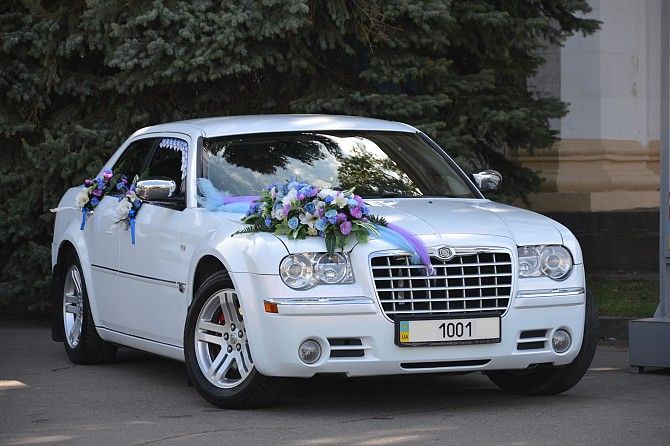 Крайслер 300 С на свадьбу, Chrysler 300C аренда, прокат авто на свадьбу, машина на свадьбу Київ - изображение 1