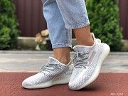 Женские кроссовки светло серые с белым Boost 9560 Мелитополь
