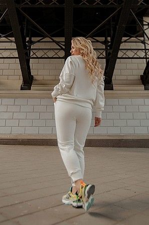 Женский костюм молоко 42-44, 46-48 и 50-52 трикотаж-кашкорсе SKL11-250662 Киев - изображение 1